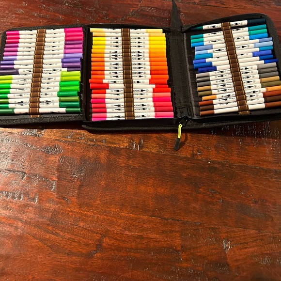 ZSCM duo tip markers 58 in set. In Tri-fold carrying case - Picture 1 of 7